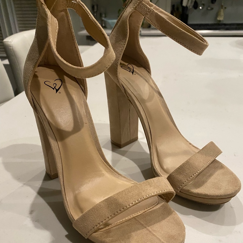 Windsor heels!